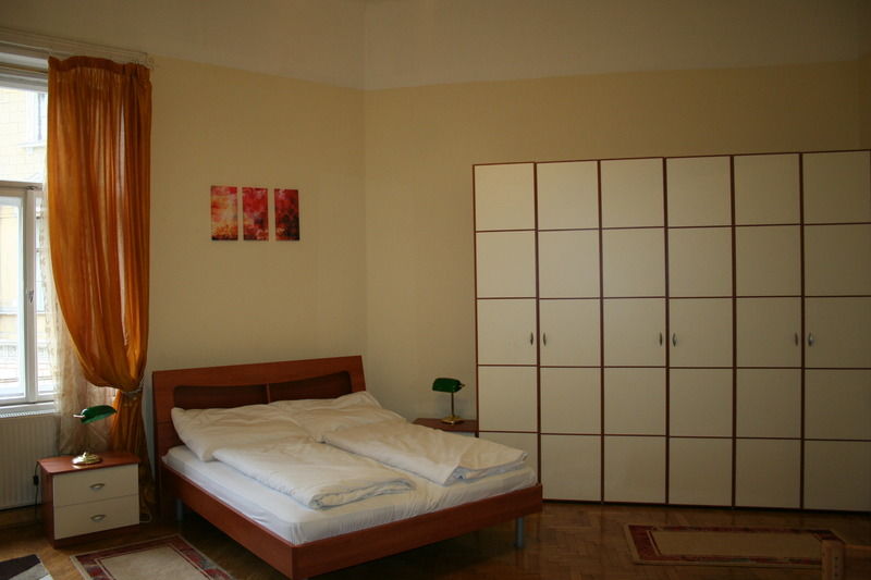 Walking Bed Budapest Hostel ภายนอก รูปภาพ